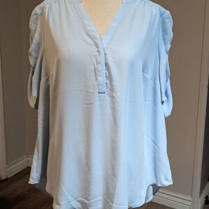 Women's Torrid Light Baby Blue Harper V-Neck Blouse Size 1 (14/16)